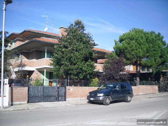 Vendesi a Comacchio Villa Bifamiliare a schiera vicino al centro