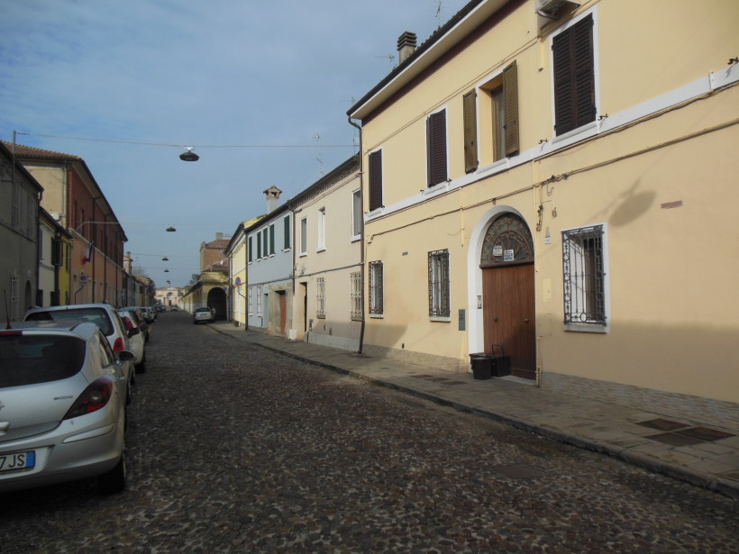 Comacchio in der historischen Via Mazzini zu verkaufen Haus auf zwei Ebenen in sehr gutem Zustand einen Steinwurf vom Zentrum und von den Dienstleistungen