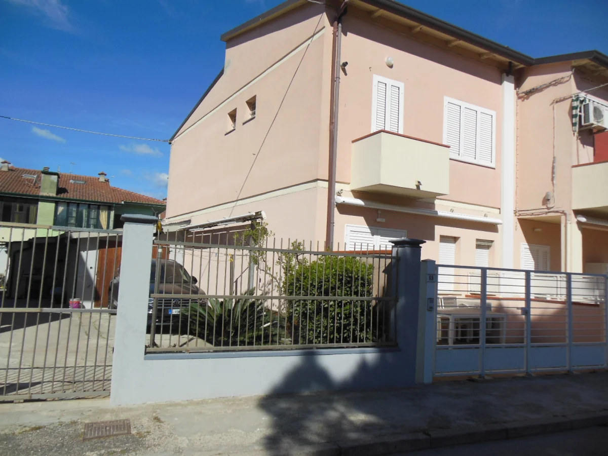 An den Ufern von Comacchio – Porto Garibaldi – Großes und charmantes Studio-Apartment zum Verkauf in der Nähe des Meeres und des Zentrums